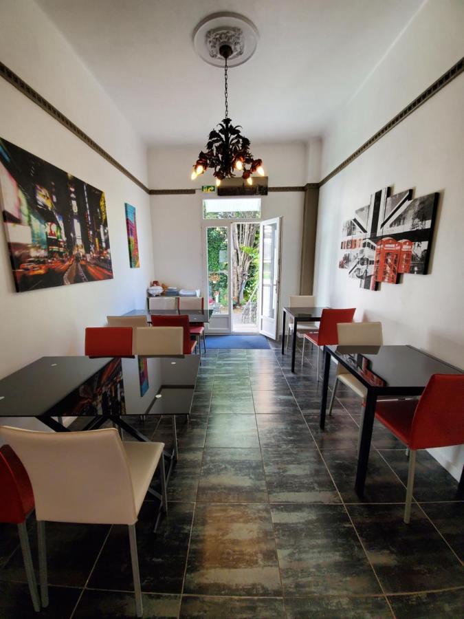 Brit Hotel Colbert Juan-les-Pins Bagian luar foto