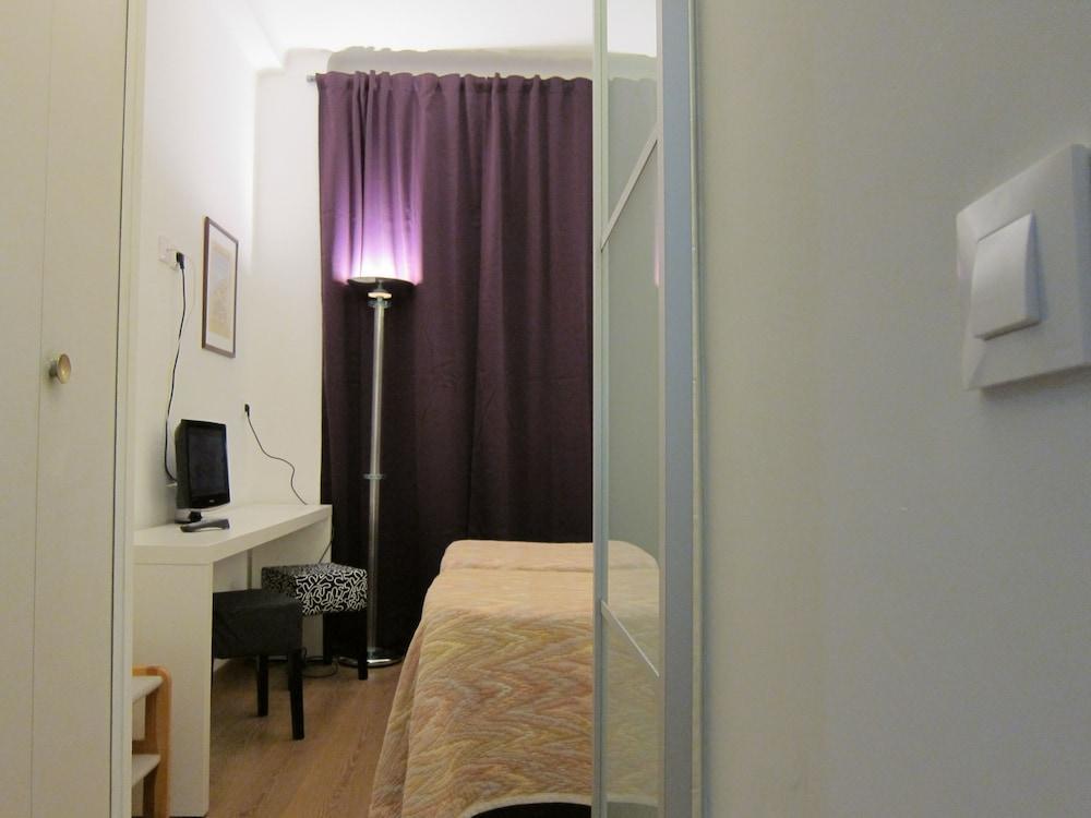 Brit Hotel Colbert Juan-les-Pins Bagian luar foto