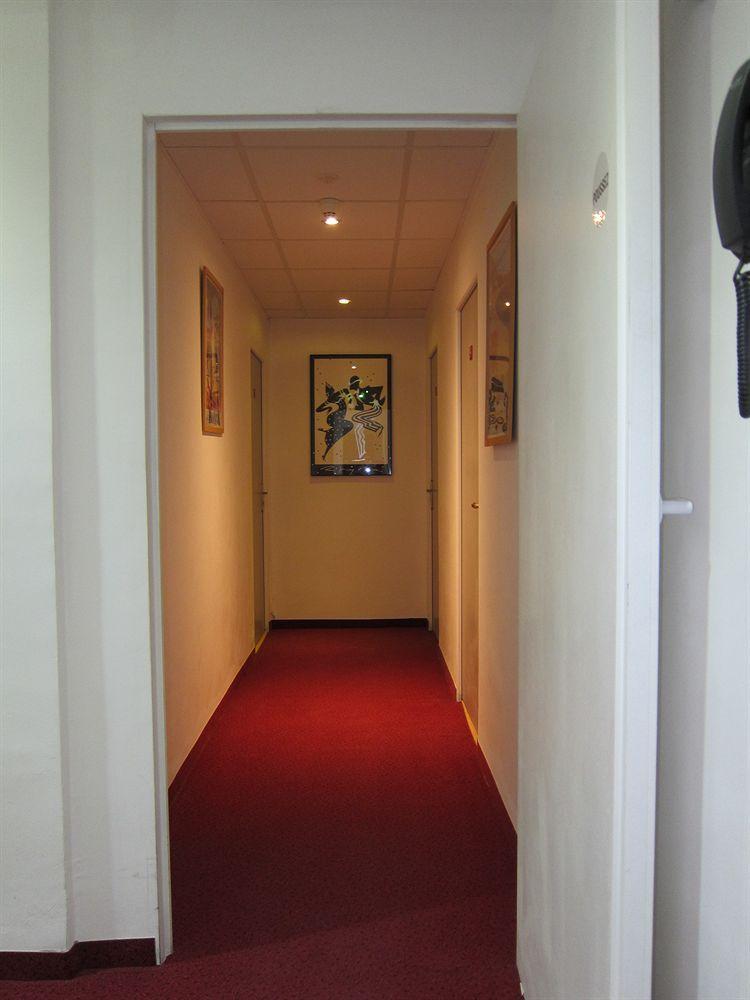Brit Hotel Colbert Juan-les-Pins Bagian luar foto