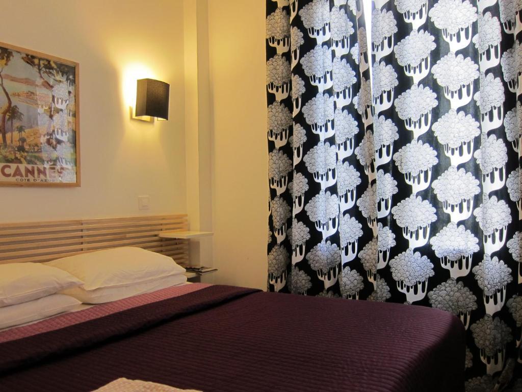 Brit Hotel Colbert Juan-les-Pins Ruang foto
