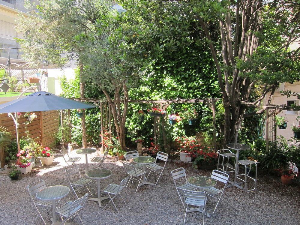Brit Hotel Colbert Juan-les-Pins Bagian luar foto