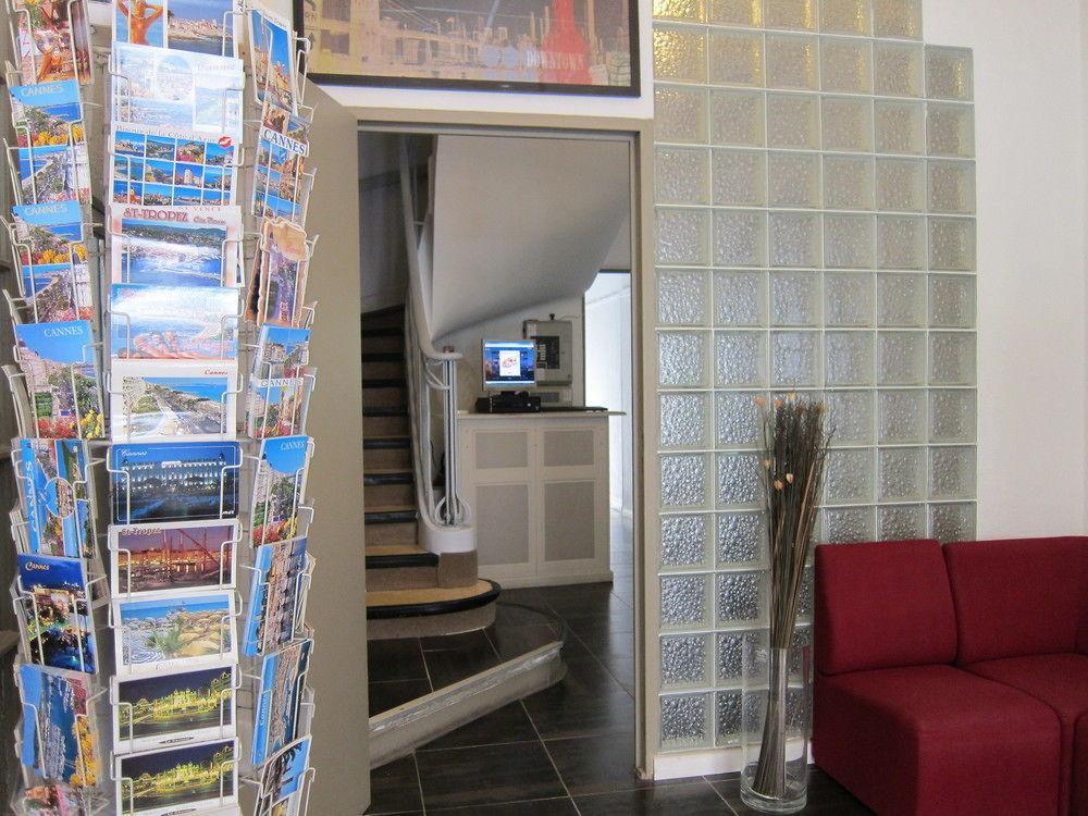 Brit Hotel Colbert Juan-les-Pins Bagian luar foto