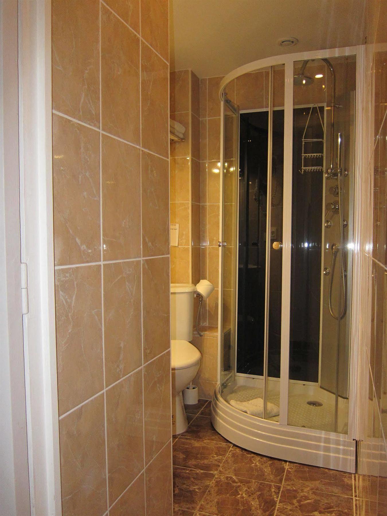 Brit Hotel Colbert Juan-les-Pins Bagian luar foto