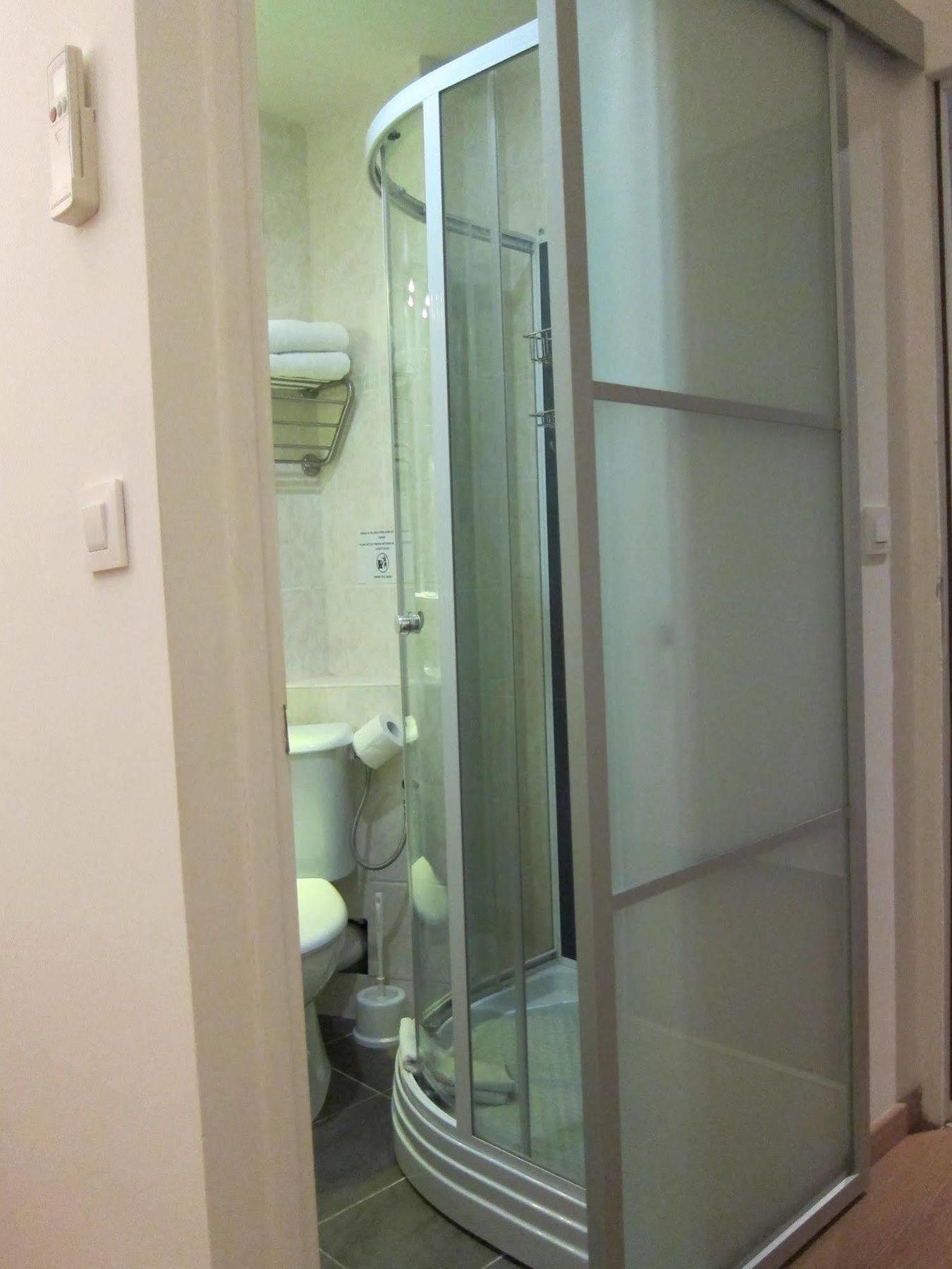 Brit Hotel Colbert Juan-les-Pins Bagian luar foto